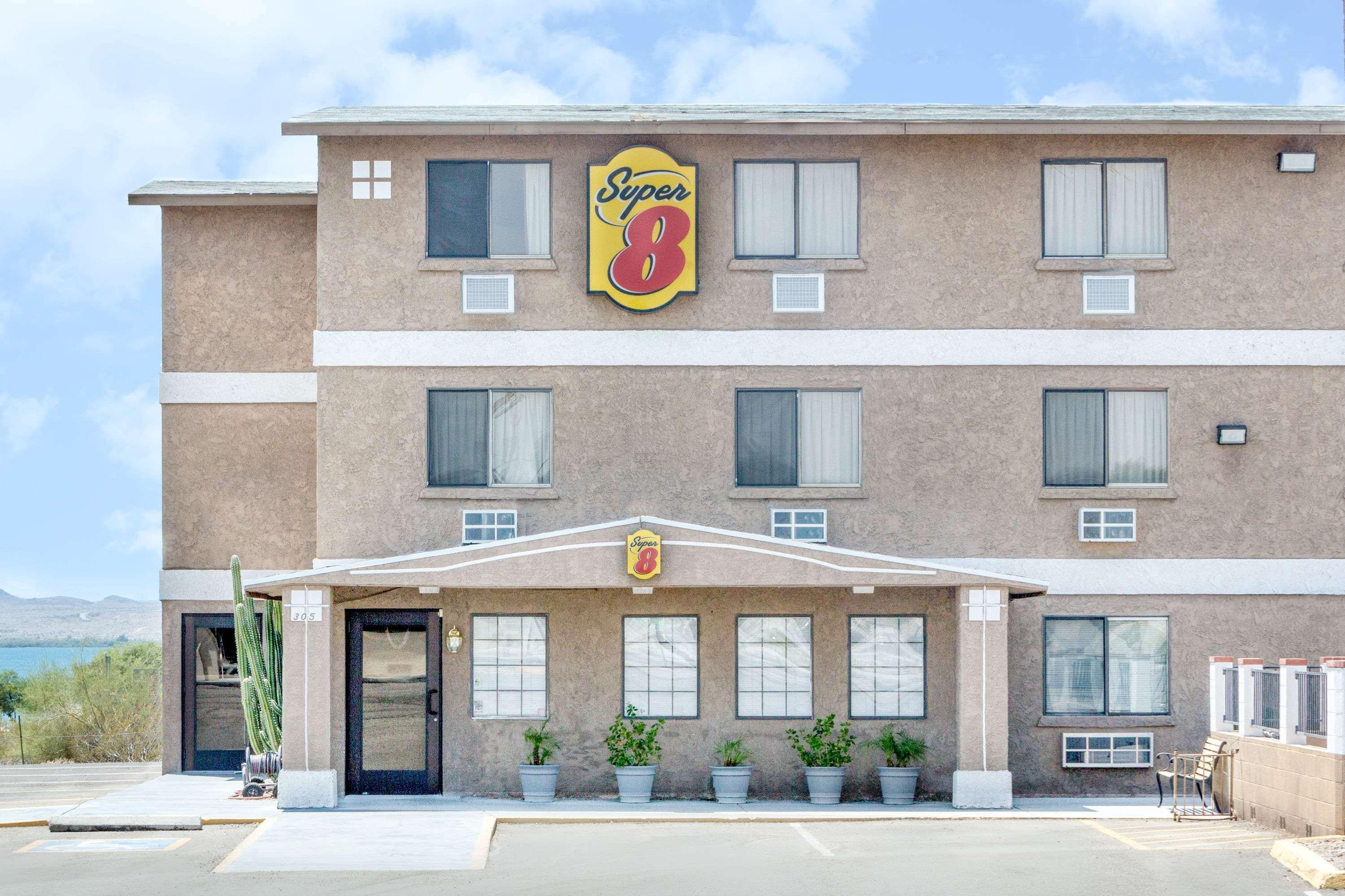 Super 8 By Wyndham לייק הבאסו סיטי מראה חיצוני תמונה